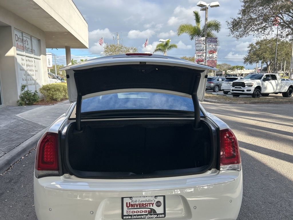 Used 2023 Chrysler 300 S image 29