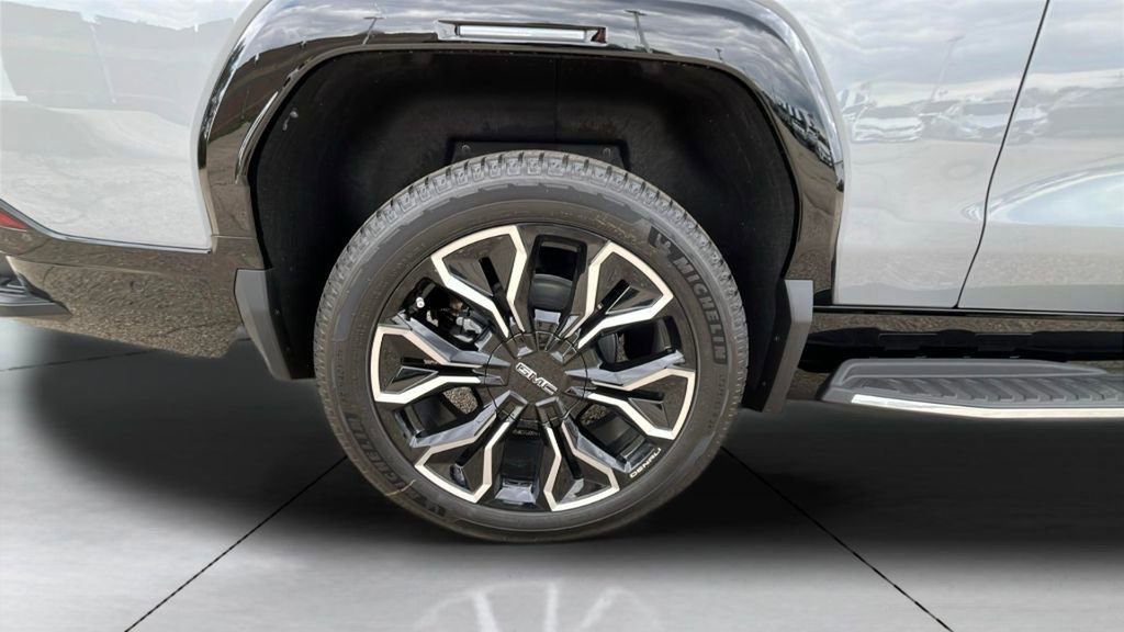New 2024 GMC Sierra EV Denali image 40