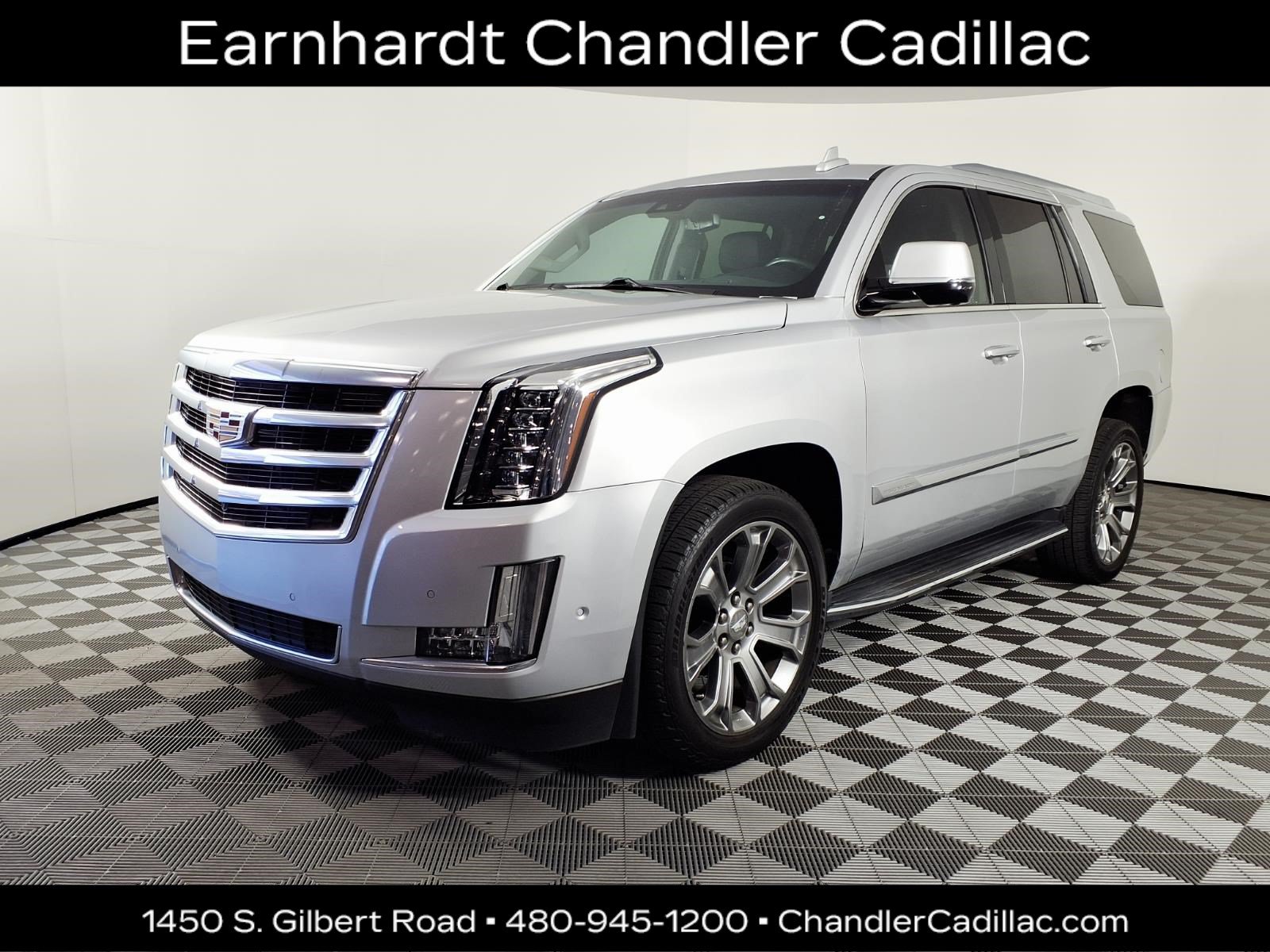 Used 2020 Cadillac Escalade Luxury RWD image 1