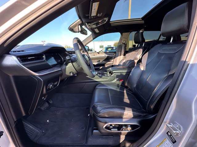 Used 2023 Jeep Grand Cherokee L Overland w/ Luxury Tech Group IV AWD/4WD image 24