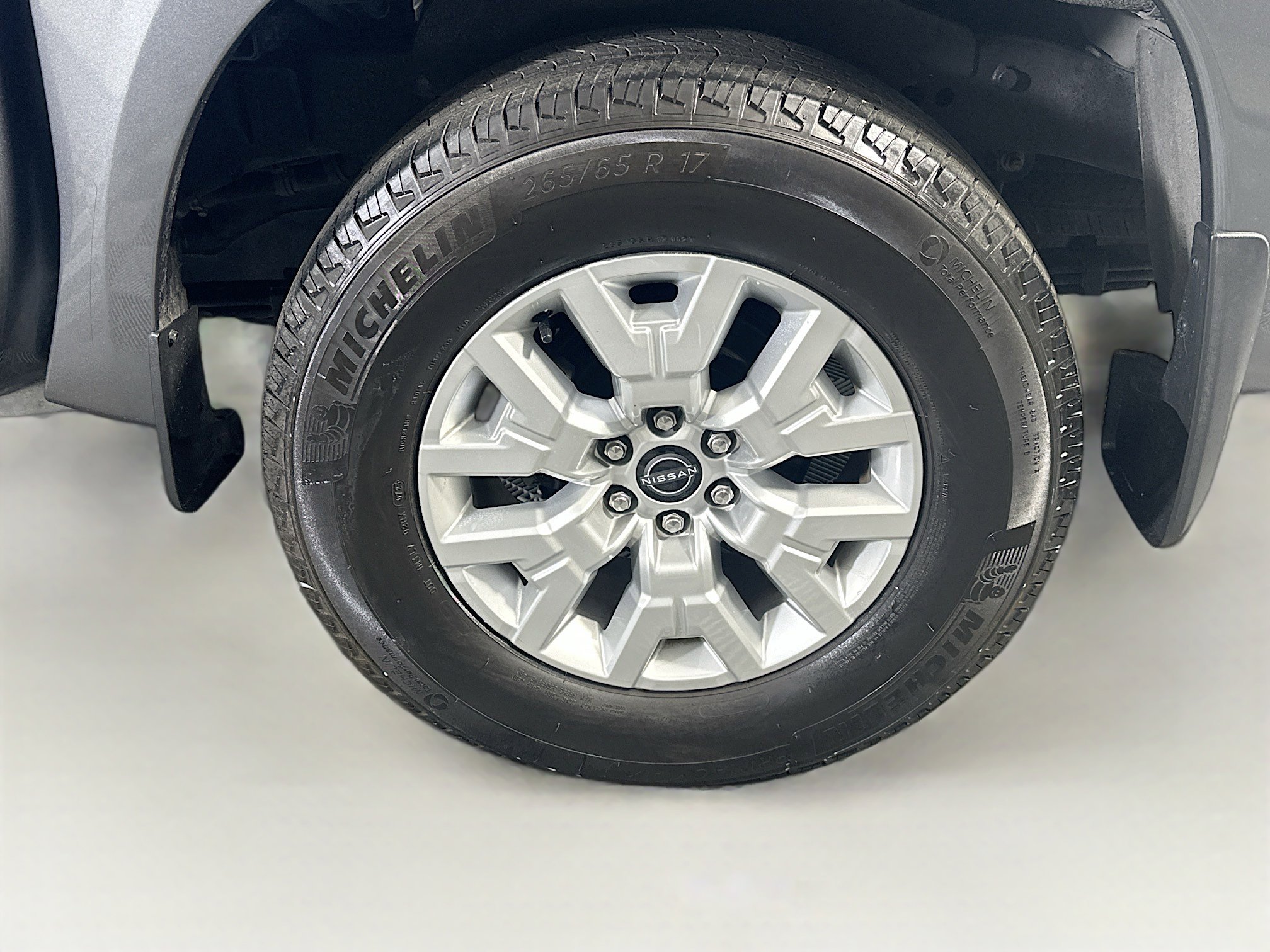 Used 2023 Nissan Frontier SV w/ Technology Package image 11