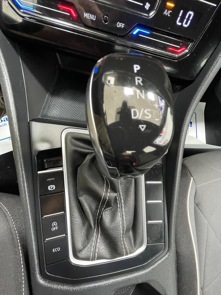 Used 2025 Volkswagen Jetta Sport FWD image 20
