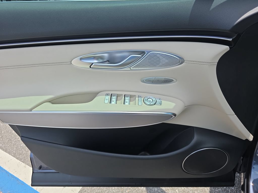New 2026 Genesis GV70 2.5T Select AWD/4WD image 17