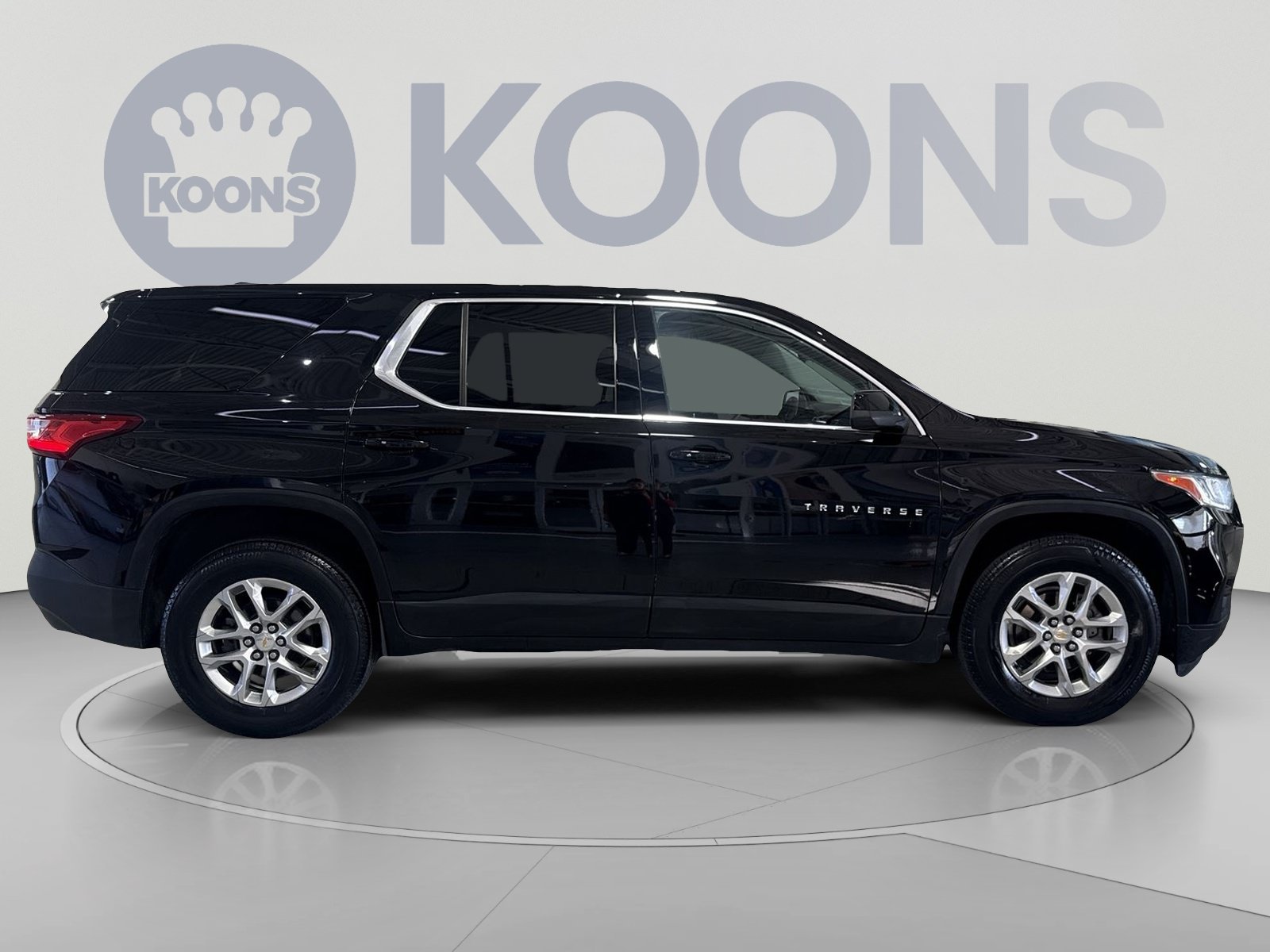 Used 2021 Chevrolet Traverse LS FWD image 12