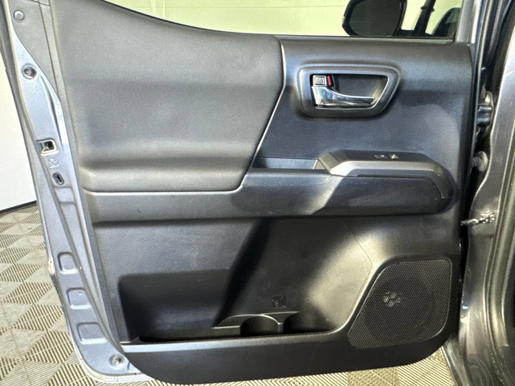 Used 2021 Toyota Tacoma TRD Pro AWD/4WD image 39