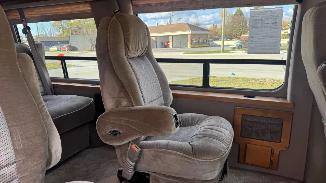 Used 1999 Chevrolet Express 1500 w/ Convenience Pkg image 19