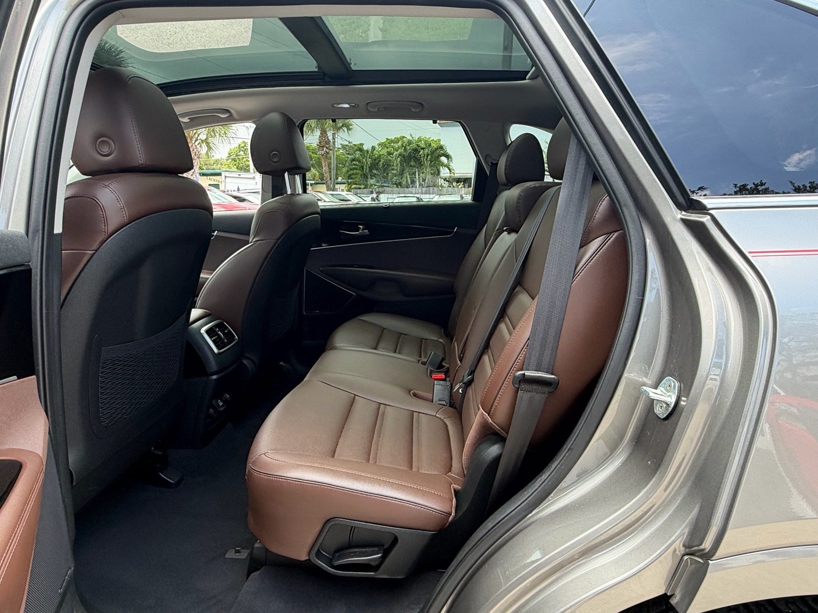 Used 2019 Kia Sorento SX w/ SX Touring Package FWD image 11