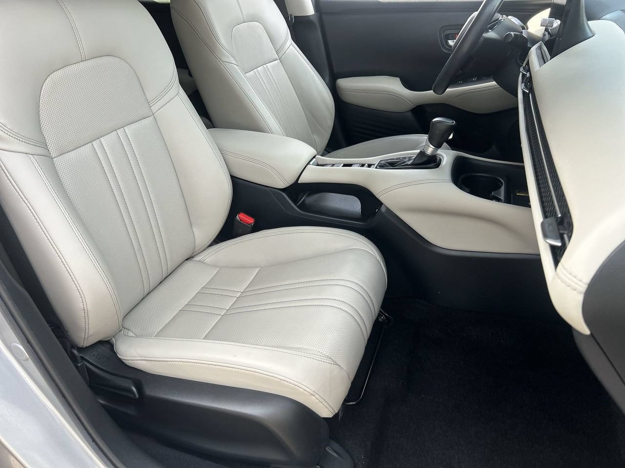 Used 2024 Honda HR-V EX-L image 8