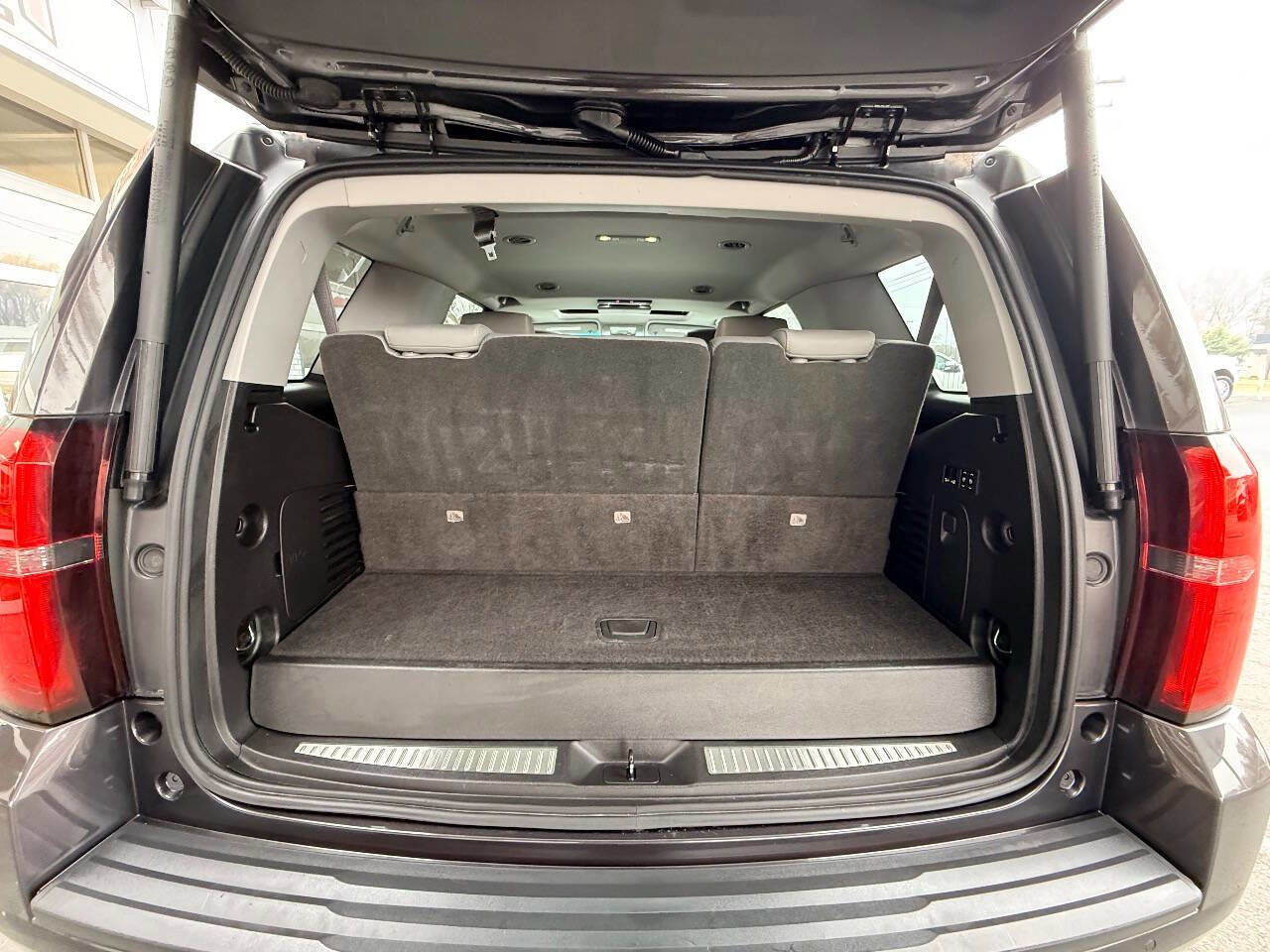 Used 2017 Chevrolet Tahoe LT w/ LT Signature Package image 35