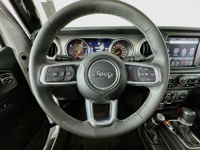 Used 2023 Jeep Gladiator Rubicon w/ Cold Weather Group AWD/4WD image 14