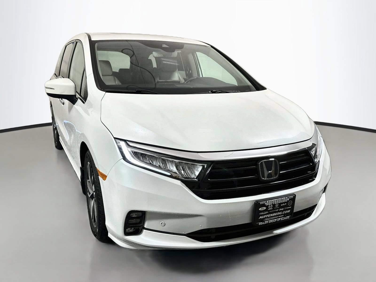 Used 2023 Honda Odyssey Touring image 1