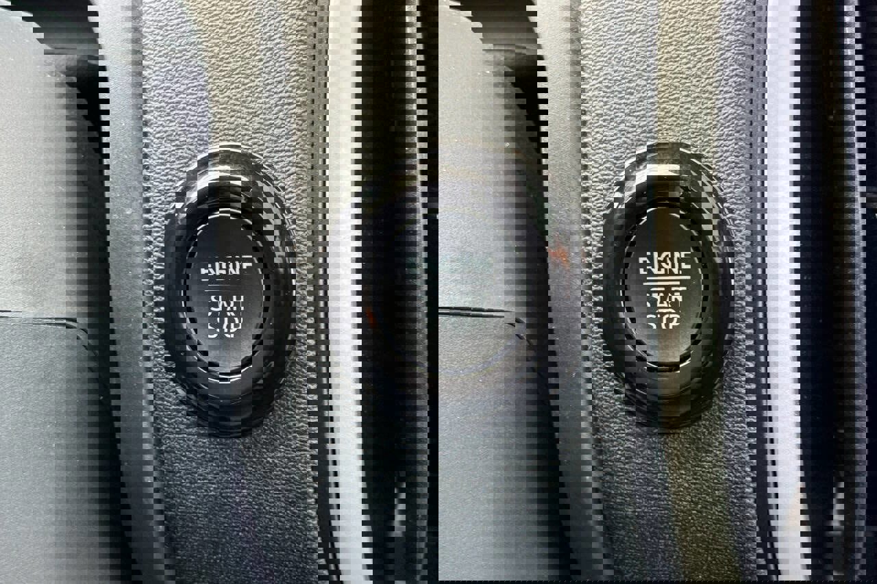 Used 2025 Ford Expedition Active image 30