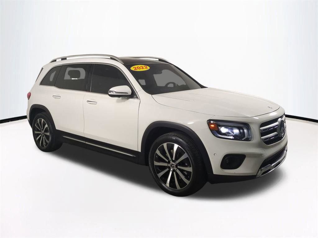 Used 2022 Mercedes-Benz GLB 250 image 2