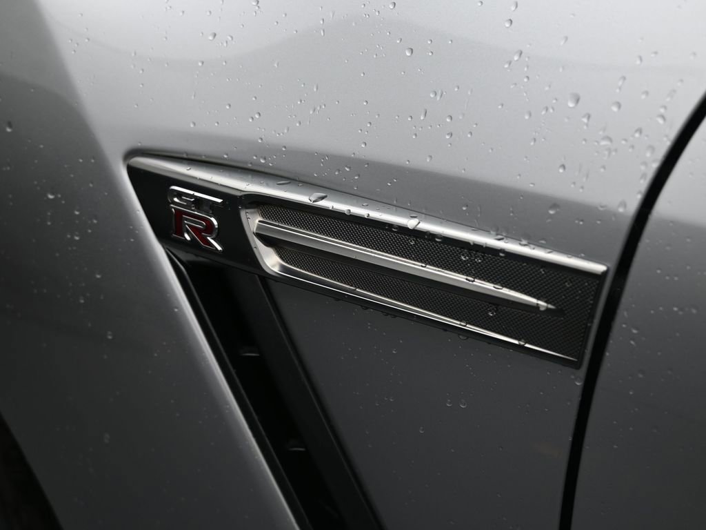 Used 2012 Nissan GT-R Premium image 15