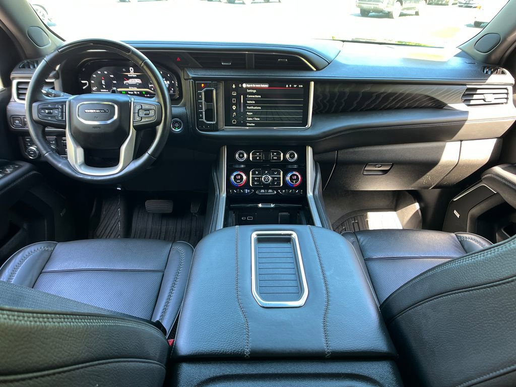 Used 2023 GMC Yukon XL Denali w/ Denali Reserve Package AWD/4WD image 14