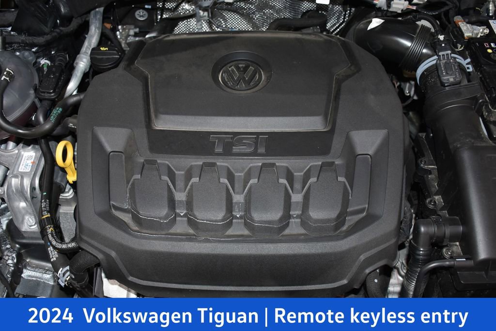 Used 2024 Volkswagen Tiguan SE R-Line image 7
