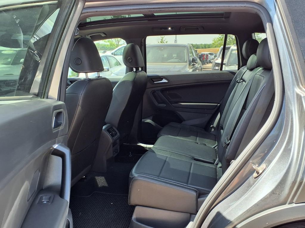 Used 2021 Volkswagen Tiguan SE R-Line AWD/4WD image 13
