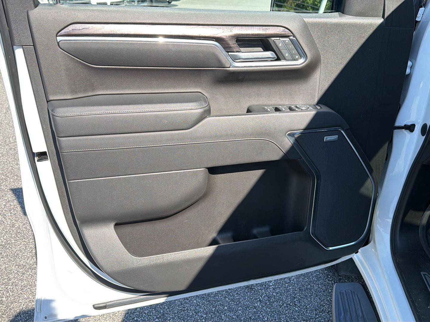 Used 2023 Chevrolet Silverado 1500 LTZ AWD/4WD image 17