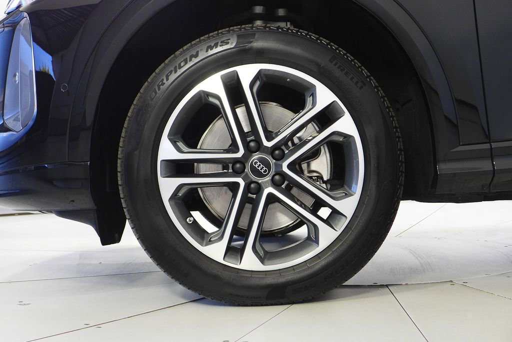 Used 2025 Audi Q5 Premium w/ Convenience Package AWD/4WD image 5