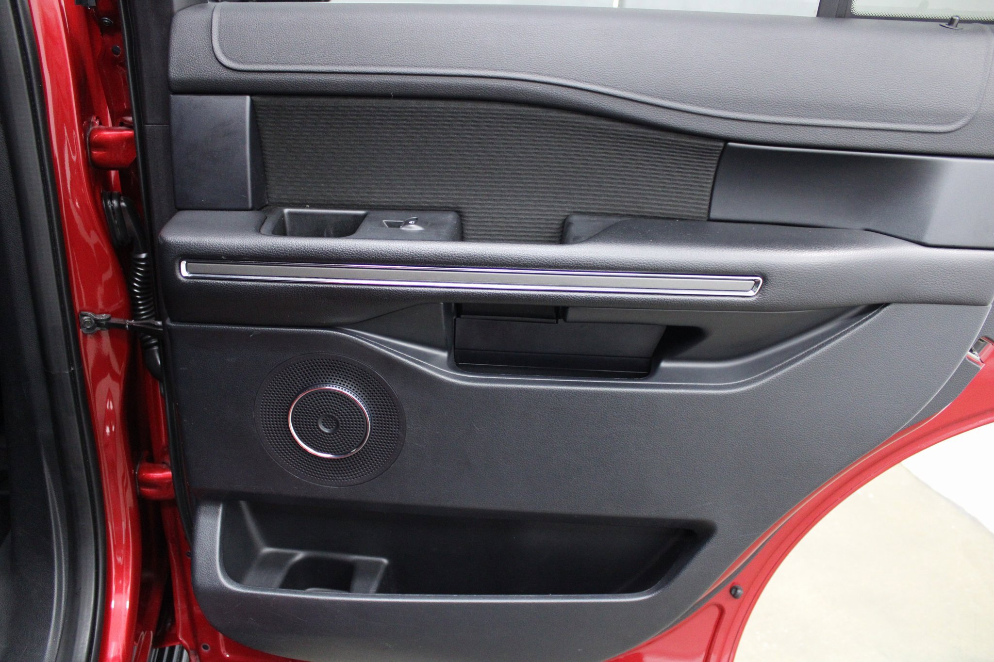 Used 2020 Ford Expedition XLT image 25