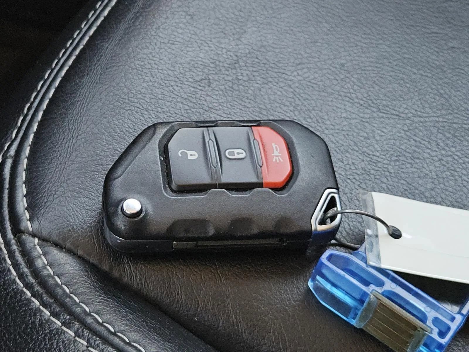 Used 2023 Jeep Wrangler Sahara image 35