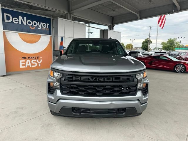 Used 2023 Chevrolet Silverado 1500 Custom AWD/4WD image 3