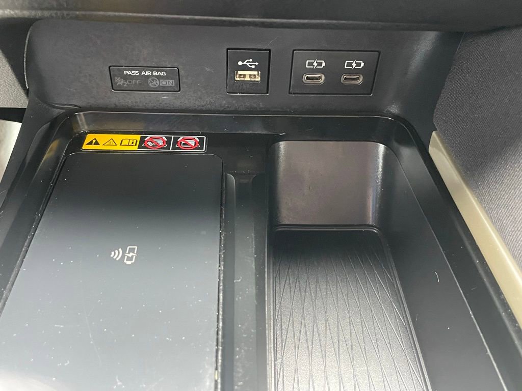 Used 2025 Toyota Camry LE FWD image 28