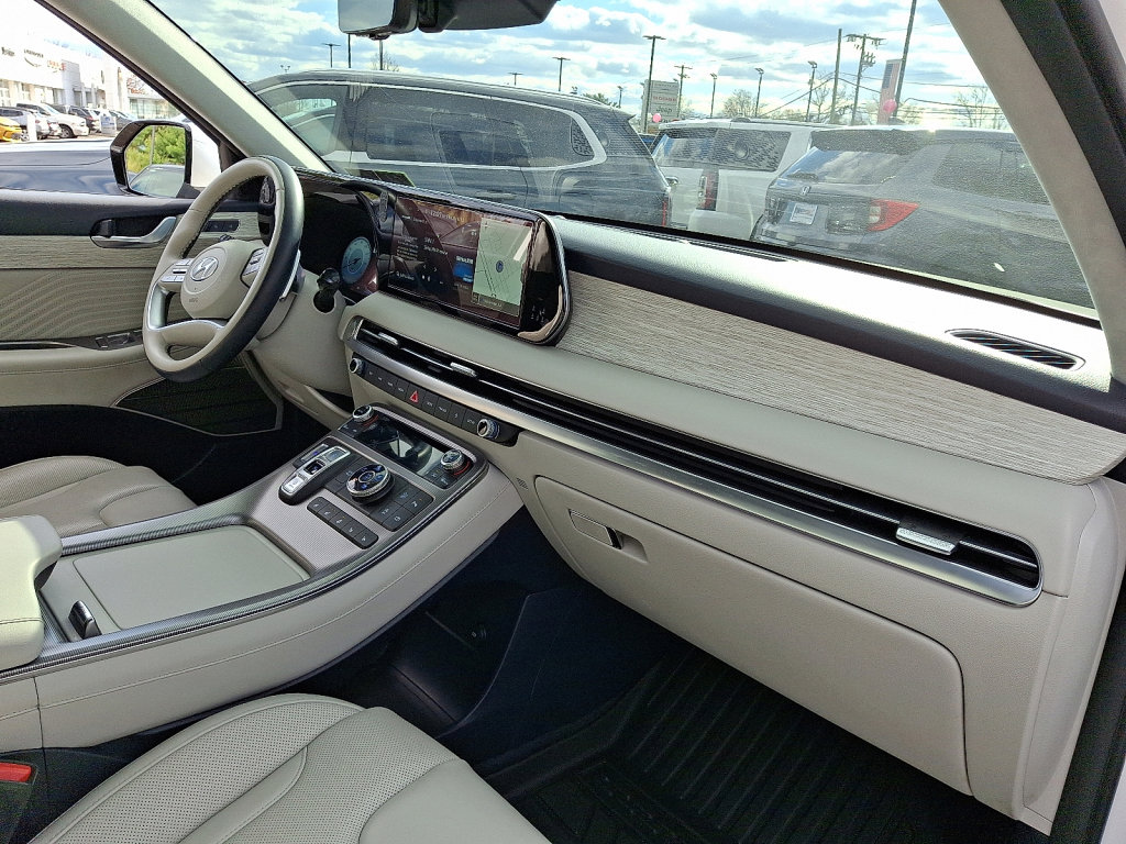 Used 2025 Hyundai Palisade Calligraphy image 11