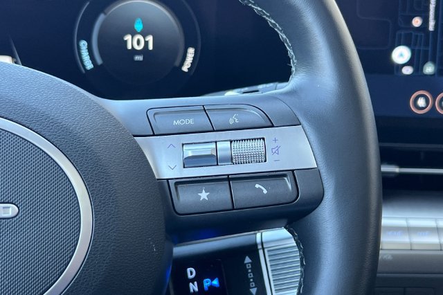 Certified 2025 Hyundai Kona Limited FWD image 31