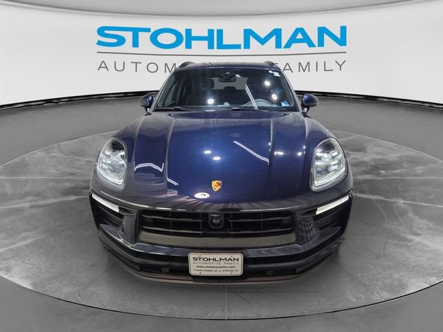 Used 2023 Porsche Macan AWD/4WD image 2