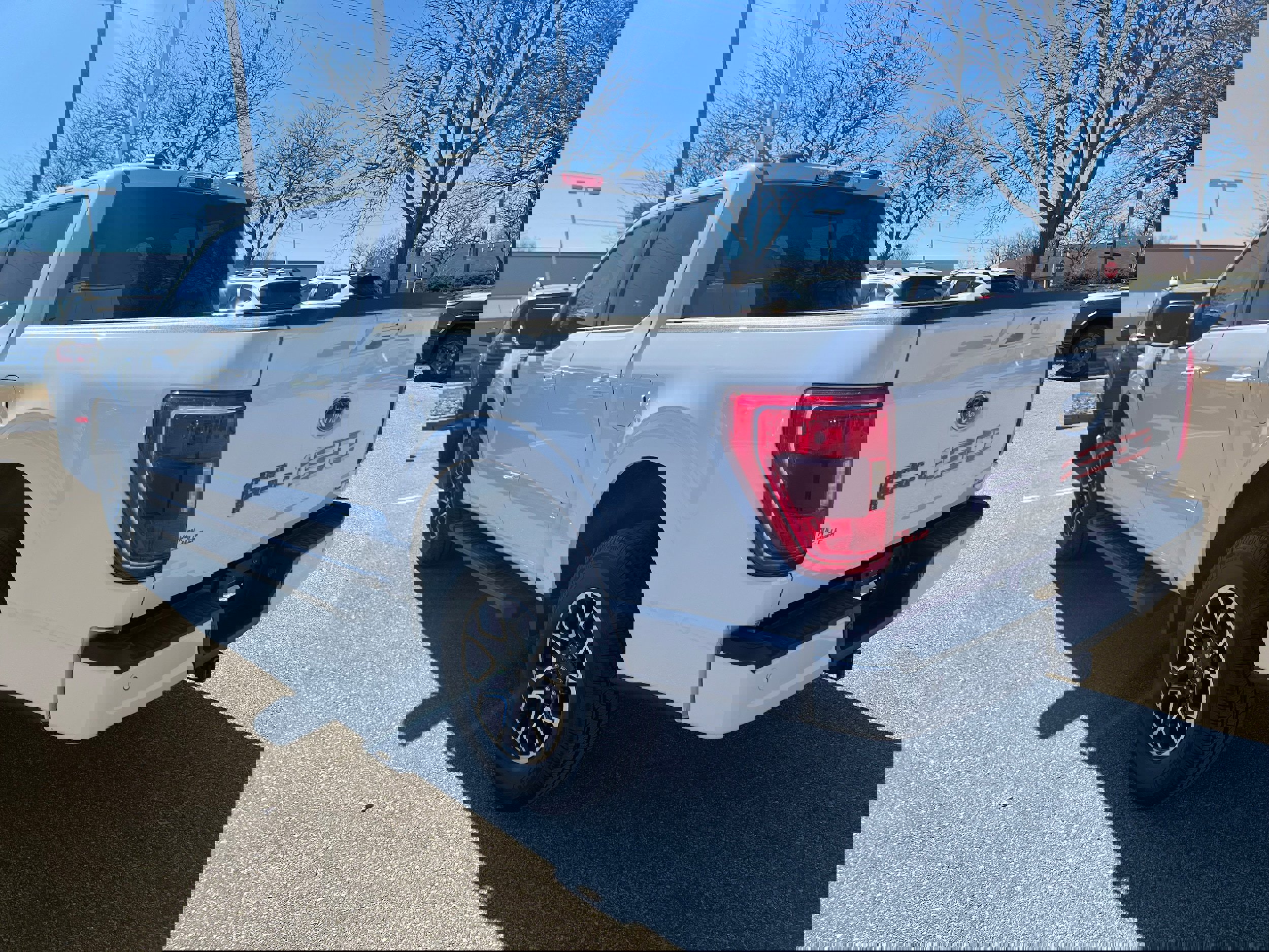 Used 2021 Ford F150 XLT w/ Equipment Group 302A High image 5