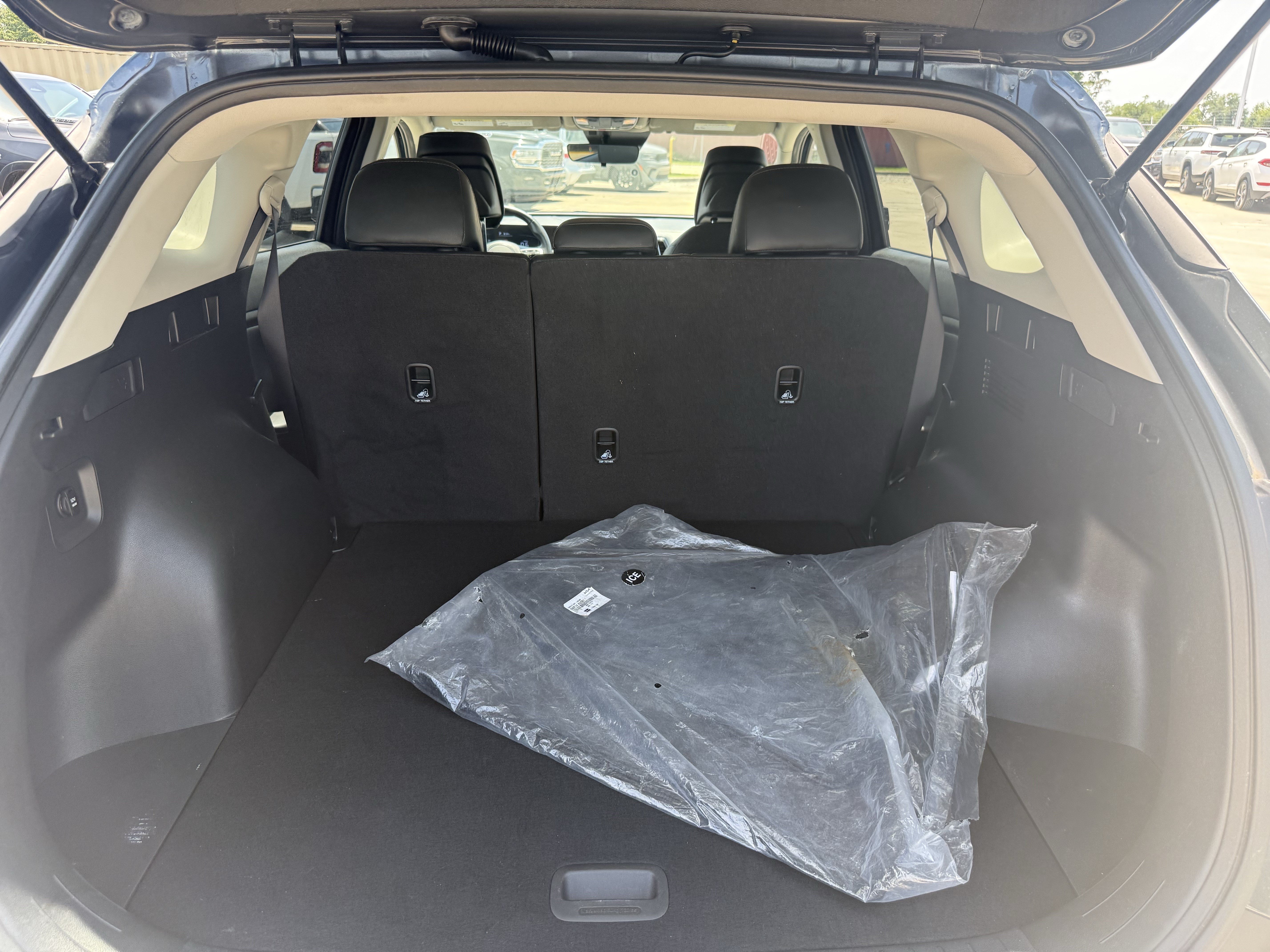Used 2025 Kia Sportage EX FWD image 31