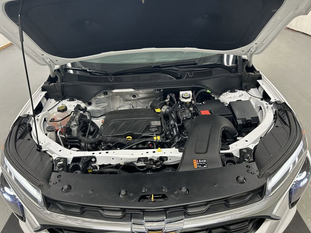 Certified 2024 Chevrolet Trax LT w/ Driver Confidence Package image 23