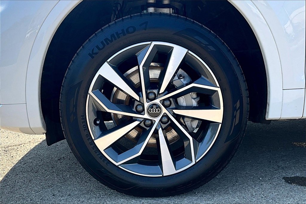 Used 2024 Audi Q5 2.0T Premium Plus image 11