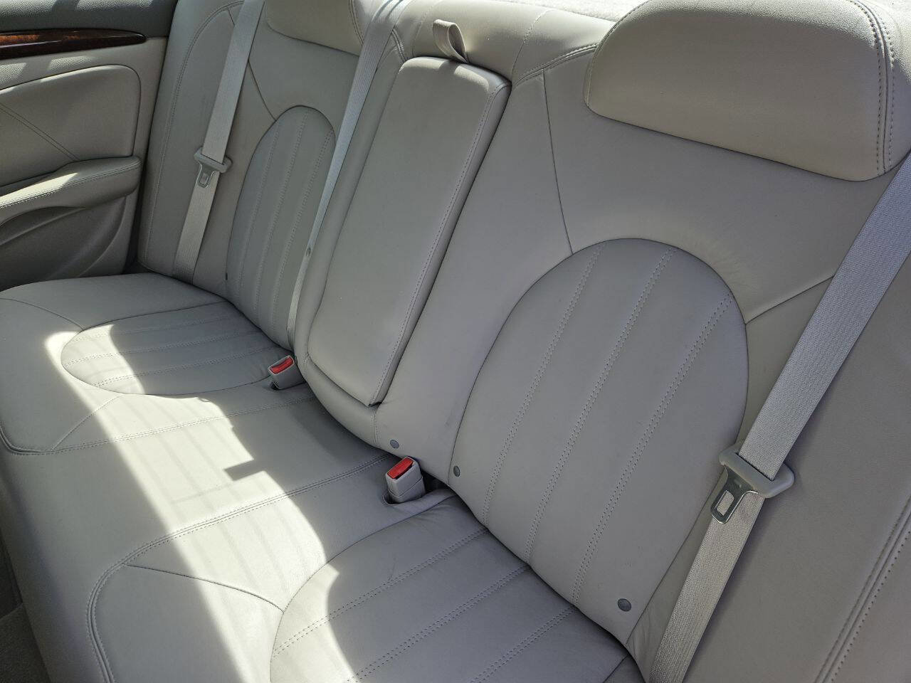 Used 2011 Buick Lucerne CXL w/ Driver Confidence Package FWD image 13