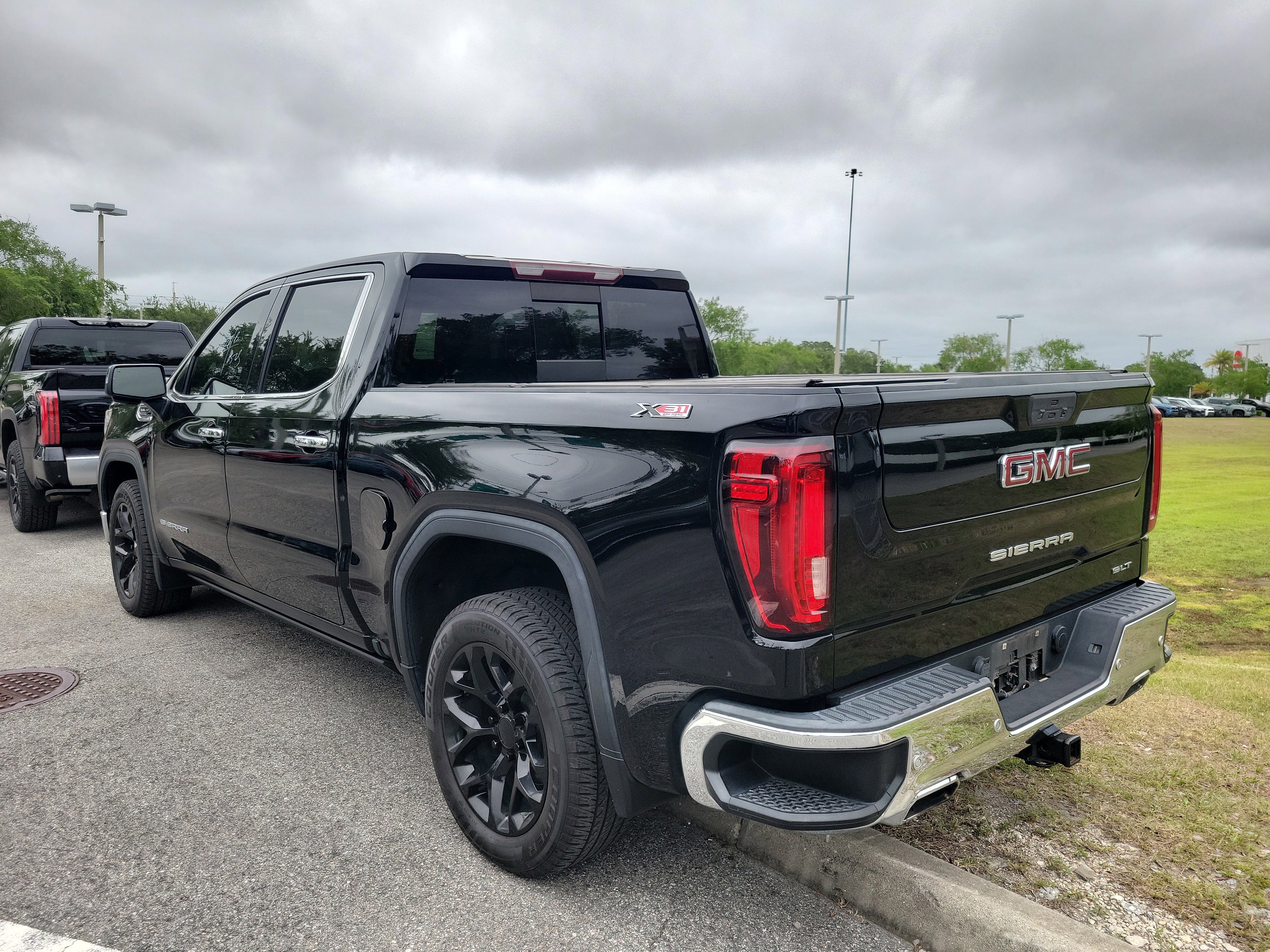 Used 2019 GMC Sierra 1500 SLT w/ SLT Premium Plus Package AWD/4WD image 25