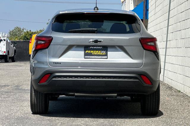 New 2026 Chevrolet Trax LS w/ LS Convenience Package FWD image 5