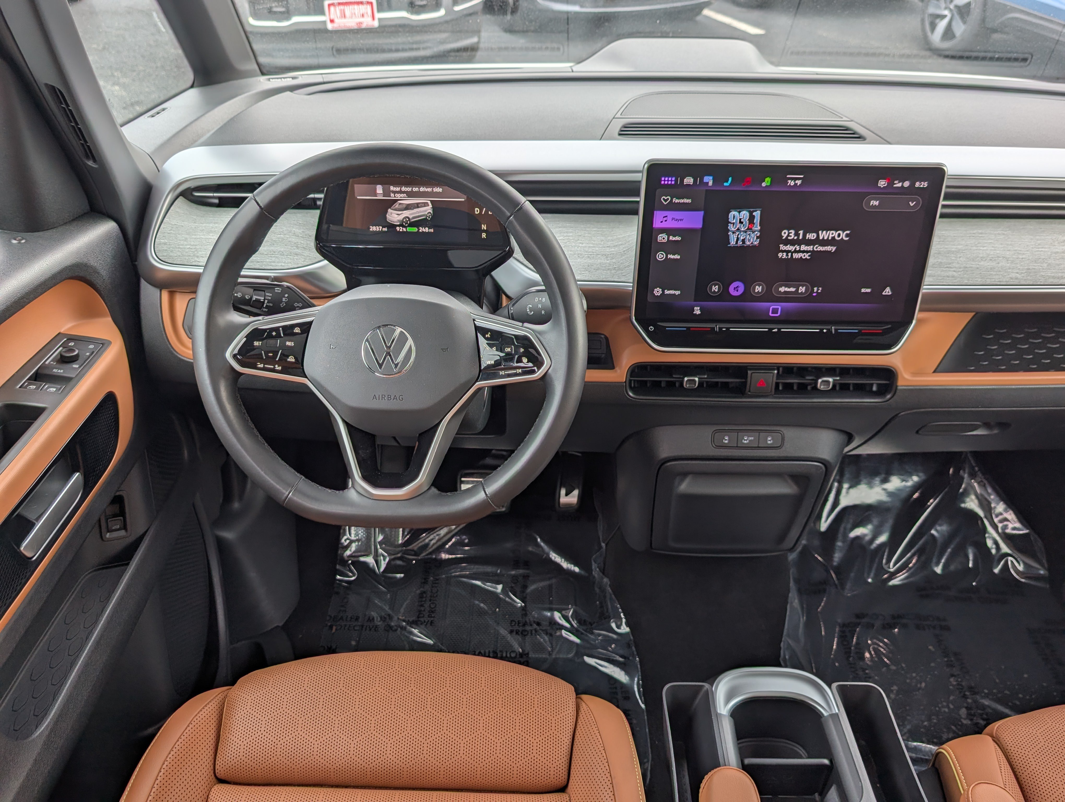 Used 2025 Volkswagen ID. Buzz Pro S Plus w/ Cupholders Package AWD/4WD image 18