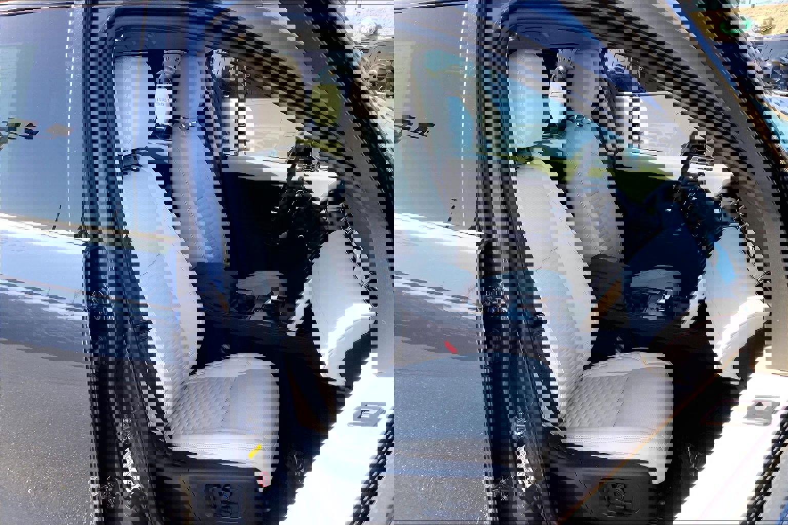 Used 2024 Land Rover Discovery Sport S image 7