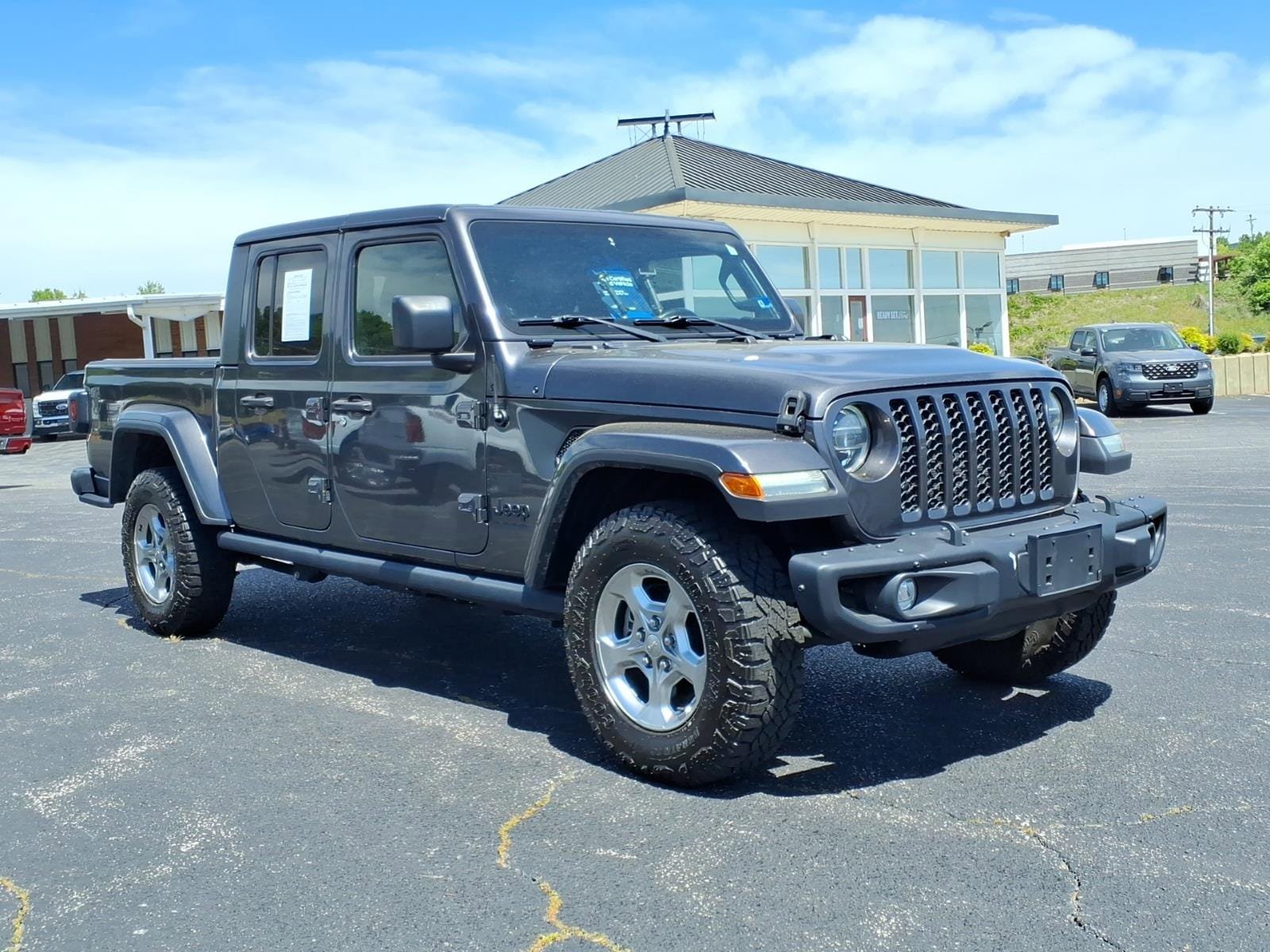 Used 2021 Jeep Gladiator Overland AWD/4WD image 2