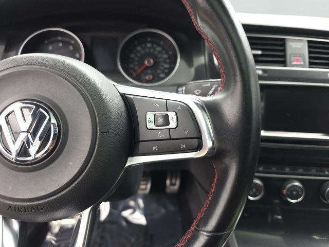 Used 2015 Volkswagen GTI SE FWD image 18