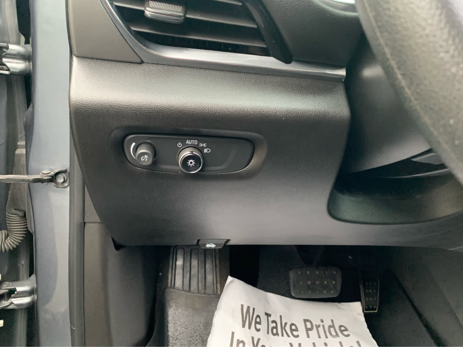 Used 2020 Chevrolet Traverse LS image 14