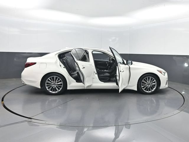 Used 2019 INFINITI Q50 Luxe w/ Essential Package (3.0T Luxe) RWD image 11