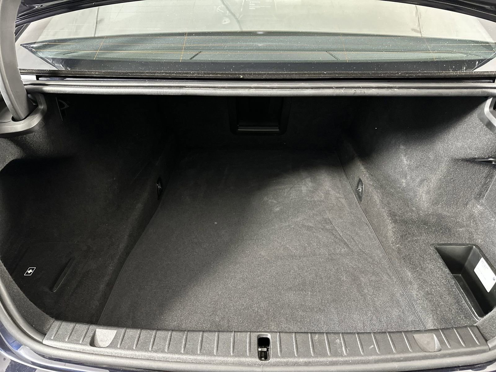 Used 2019 BMW 750i w/ Executive Package image 29