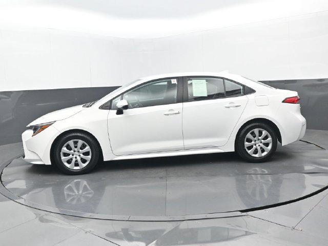 Used 2025 Toyota Corolla LE FWD image 22