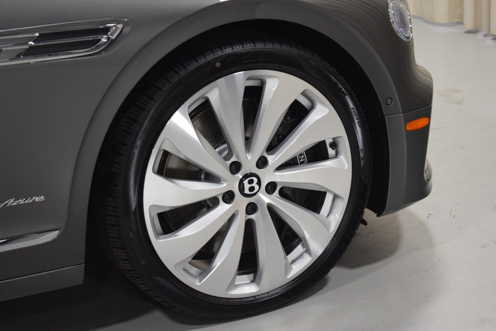 New 2026 Bentley Flying Spur Plug-In Hybrid AWD/4WD image 7