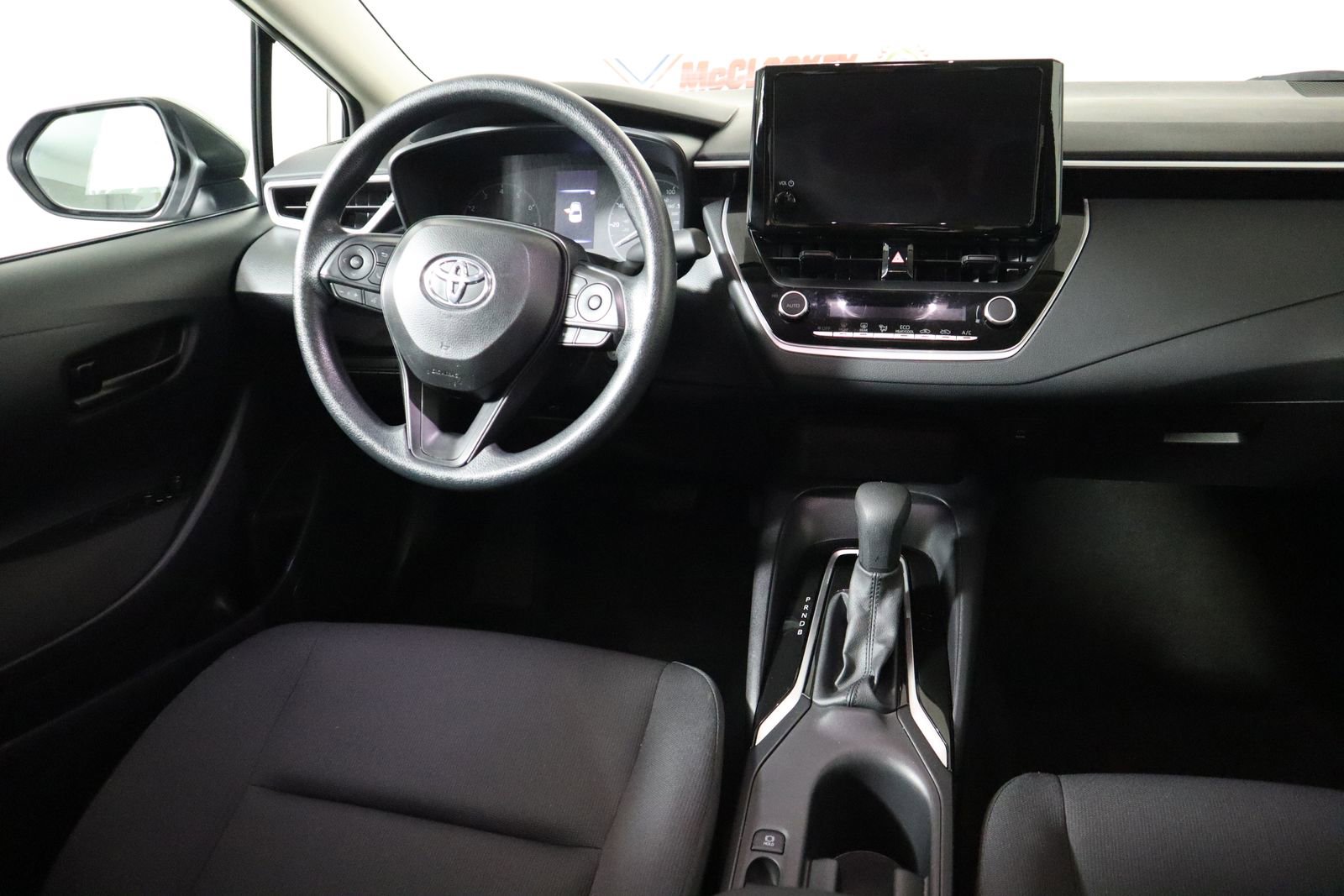 Used 2025 Toyota Corolla LE image 24