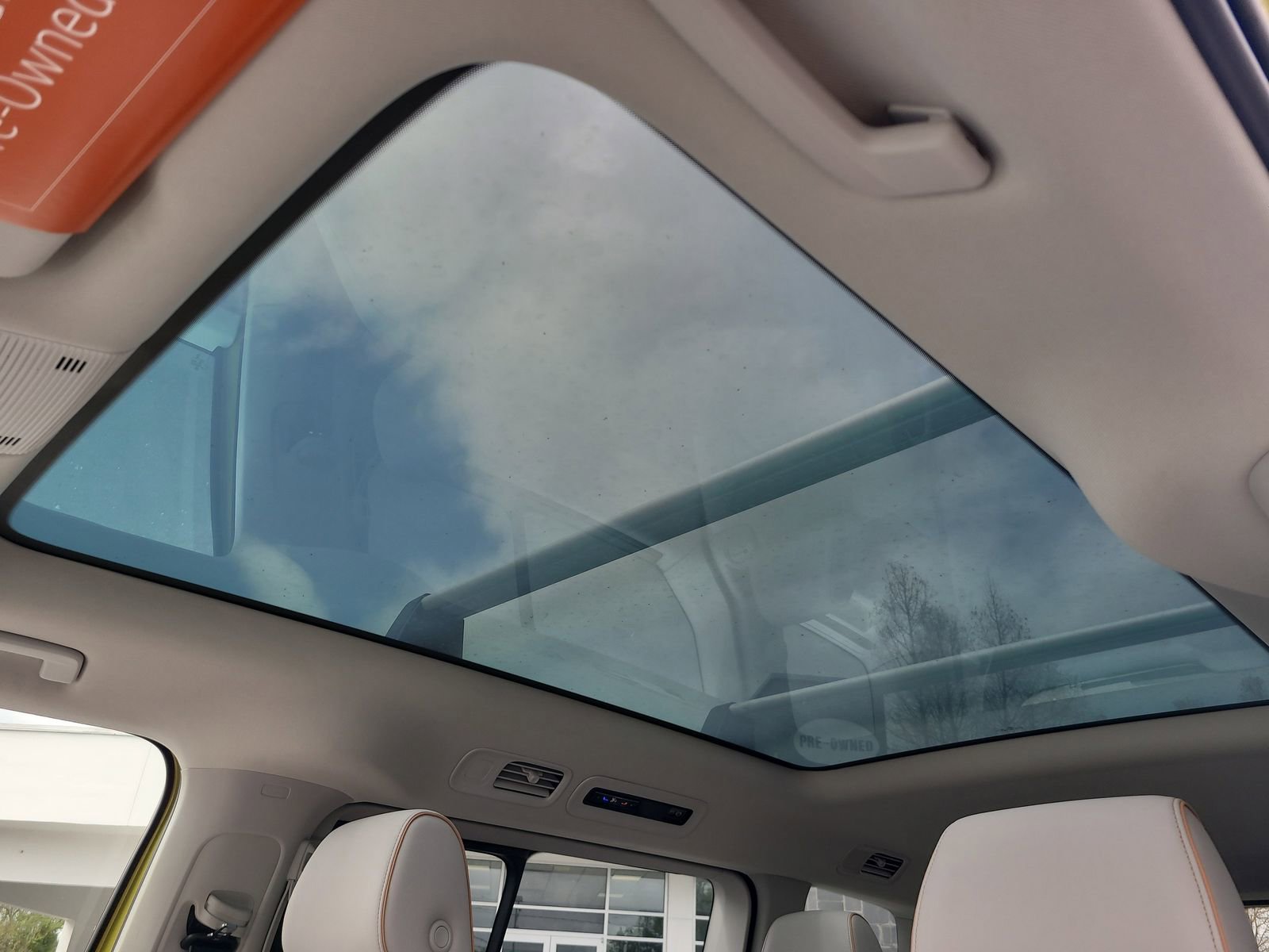 Certified 2025 Volkswagen ID. Buzz 1st Edition image 19