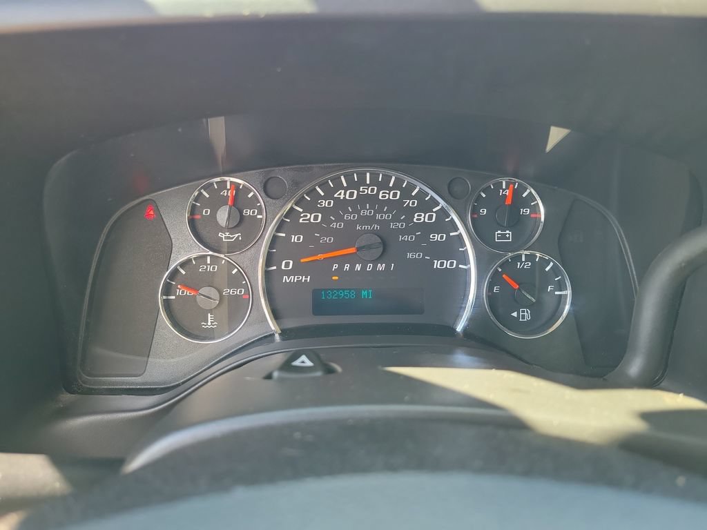 Used 2017 Chevrolet Express 2500 RWD image 13