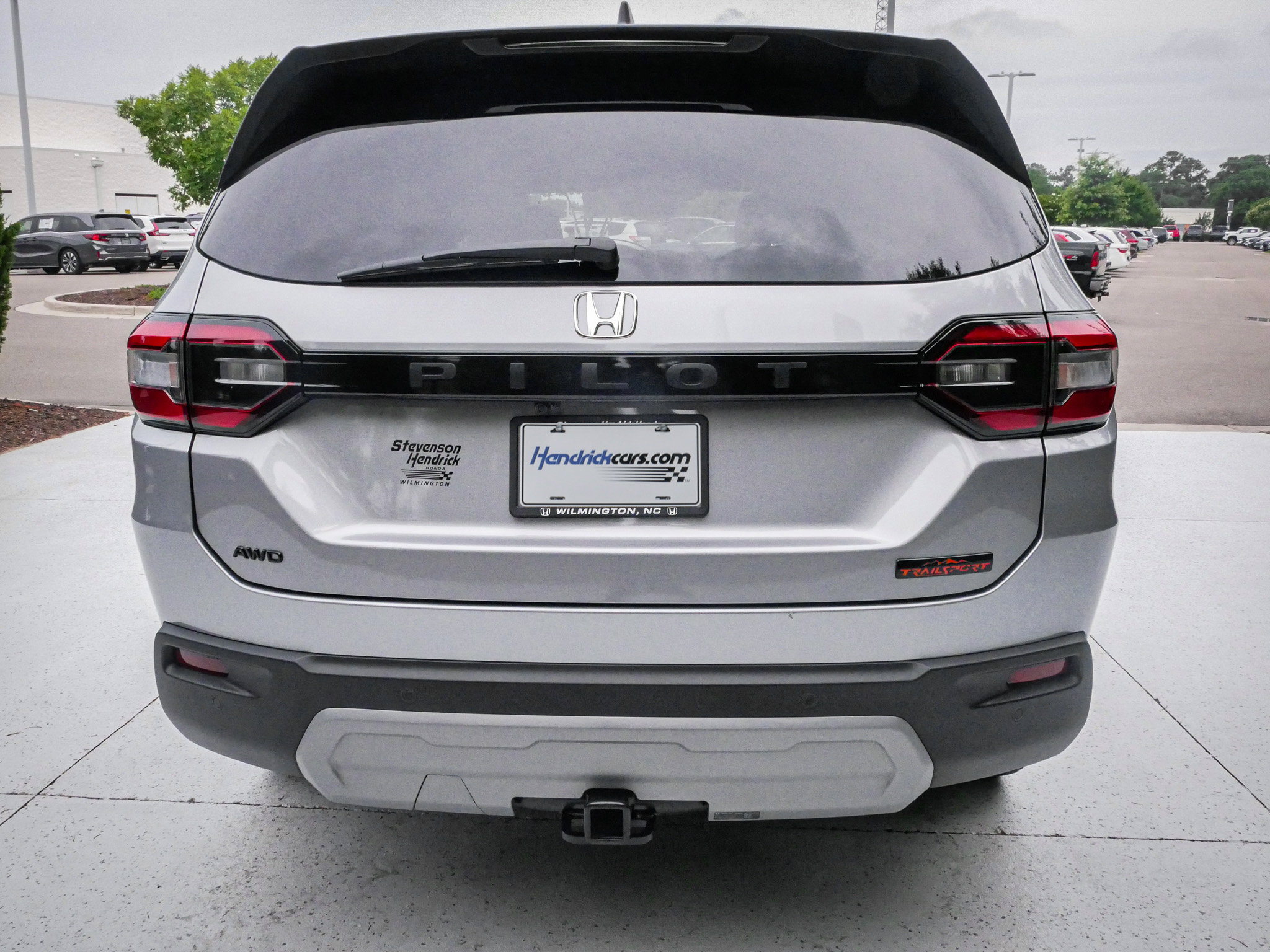 Used 2025 Honda Pilot TrailSport image 9